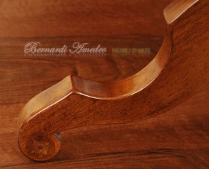 Tavolino in legno di noce con piano intarsiato diametro 80 cm